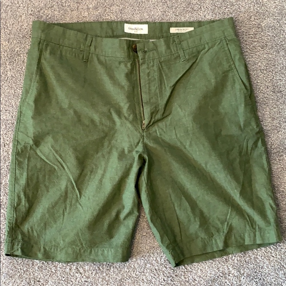 Goodfellow & Co green shorts size 34 9 inch inseam